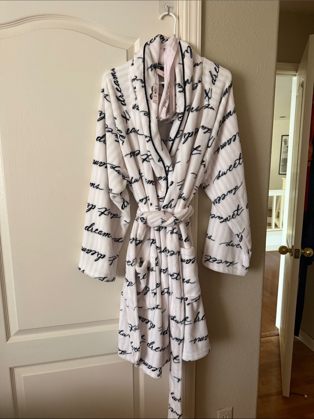 NWT Victoria’s Secret Pink Monogram Robe XL